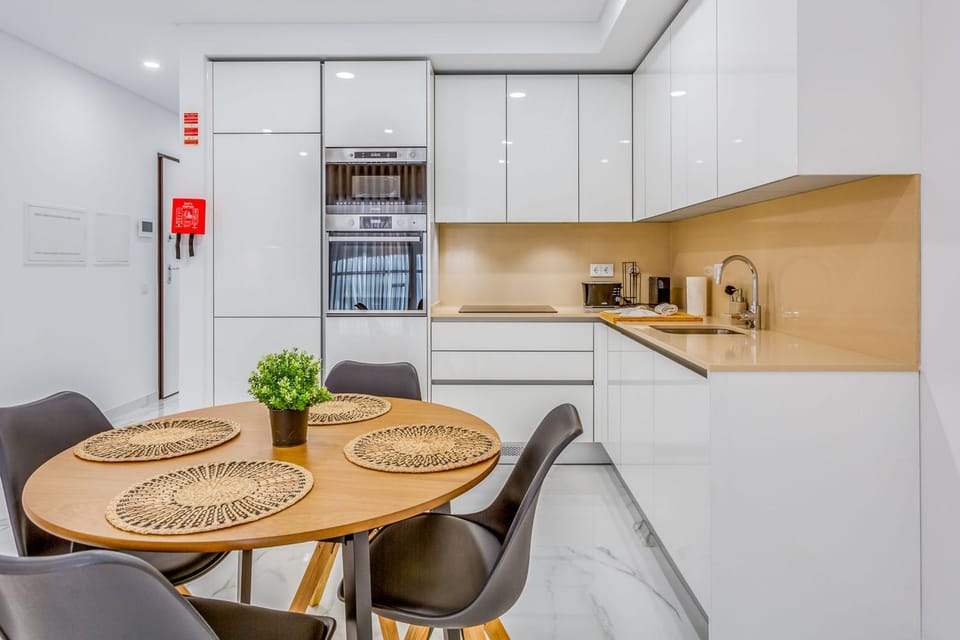 Kitchen or kitchenette, Dining area, minibar, pet friendly, stove