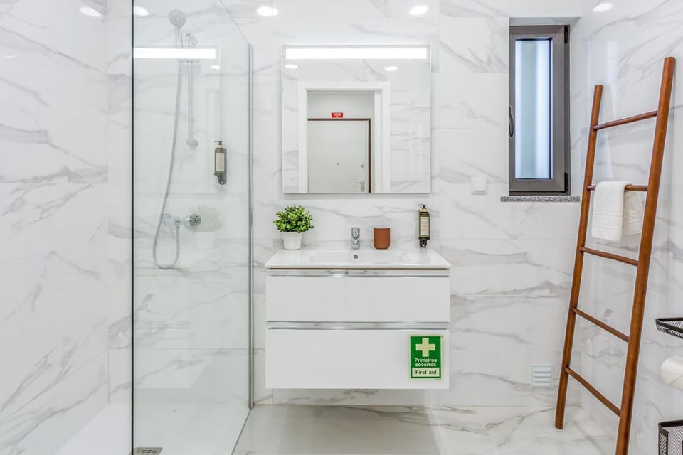 Shower, Bathroom