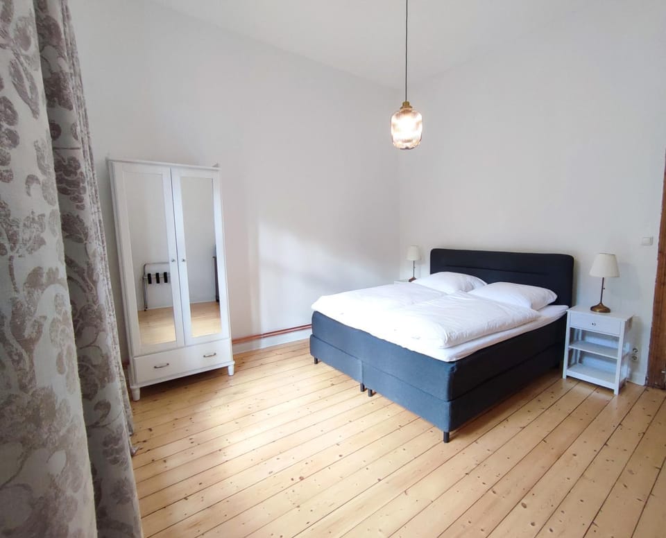 Bed, Bedroom, wardrobe