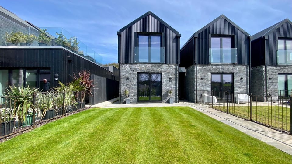 Property building, Garden