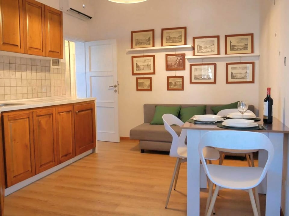 Kitchen or kitchenette, Living room