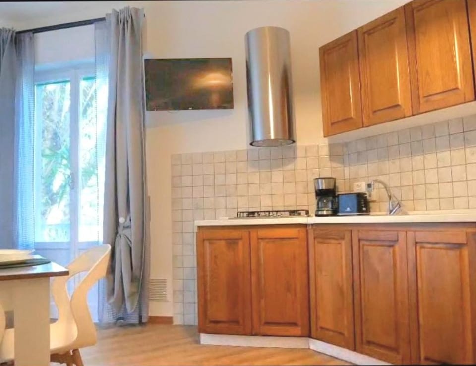 TV and multimedia, Kitchen or kitchenette, Dining area, minibar, stove