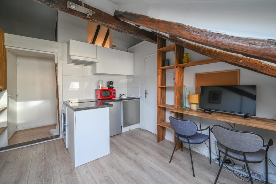 Cléry 58 Apartment in Paris