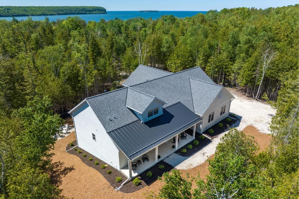 5BR Luxury Ephraim Hot Tub Walk to Waterfront House in Ephraim