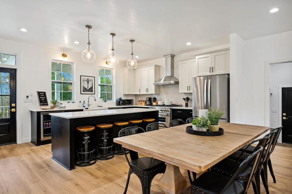 Luxe Retreat with Sauna, Walk to Northern Haus House in Sister Bay