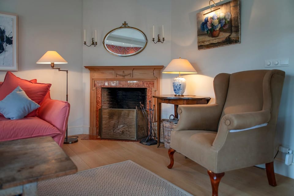 Living room, Seating area, flat iron