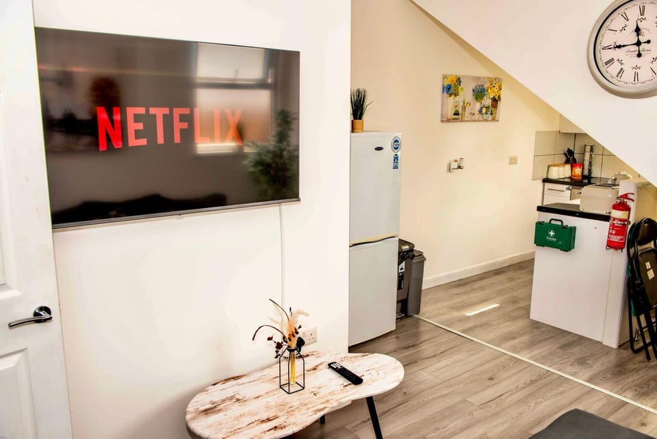 TV and multimedia, Kitchen or kitchenette