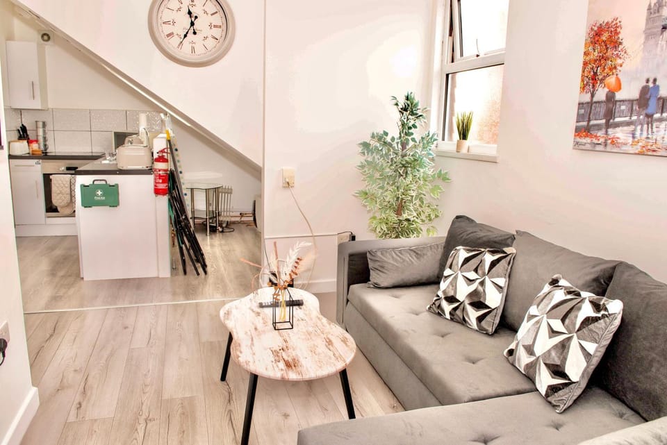 Kitchen or kitchenette, Living room, Seating area