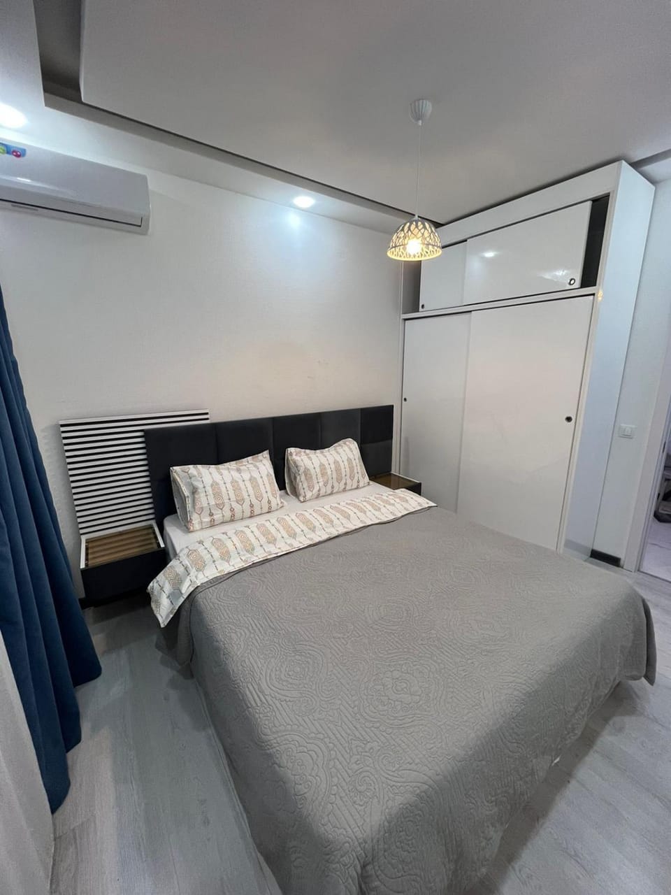 Bed, Photo of the whole room, Bedroom, wardrobe, air conditioner