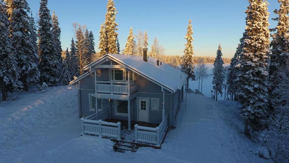 Property building, Natural landscape, Bird's eye view, Winter, Lake view
