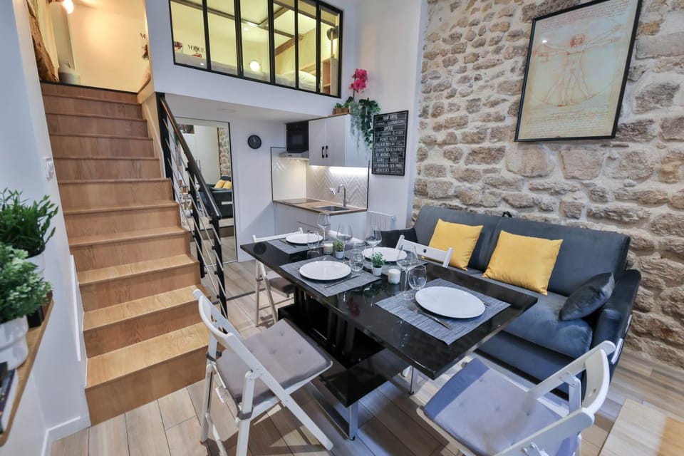 Living room, Dining area