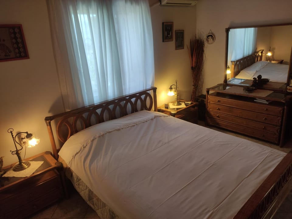 Bed, Photo of the whole room, Bedroom, hair dresser
