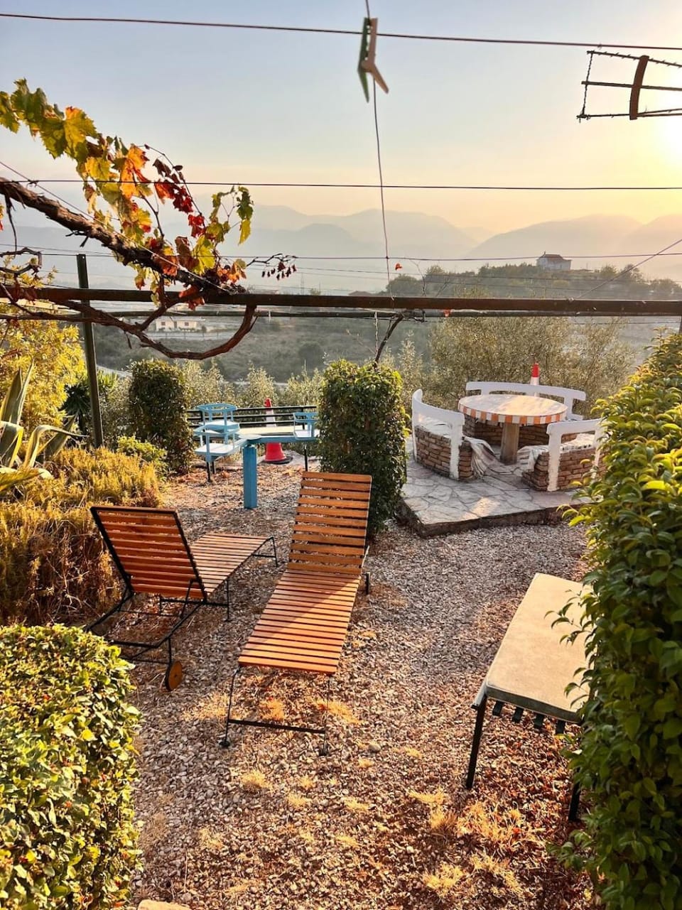 Spring, Day, Natural landscape, Garden, View (from property/room), Balcony/Terrace, Balcony/Terrace, Garden view, Mountain view