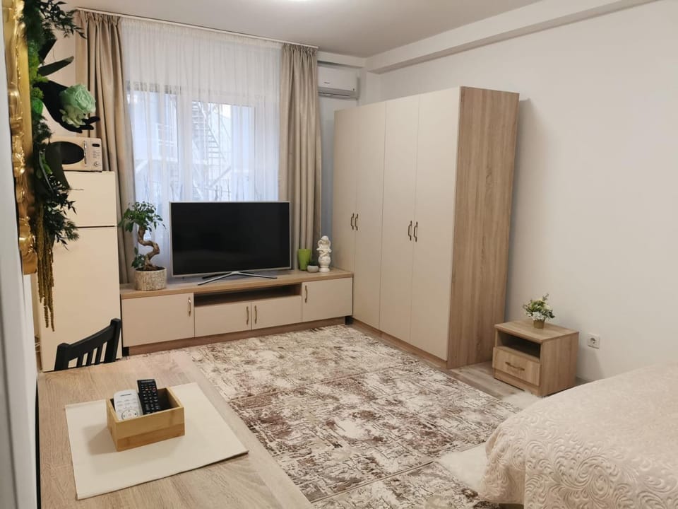 Bedroom, hair dresser