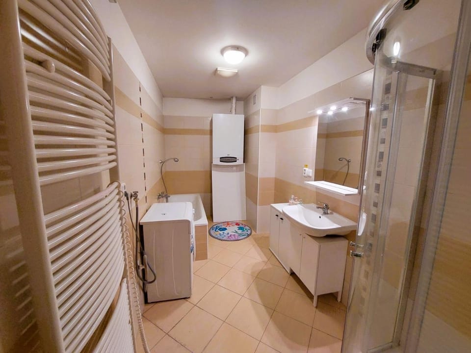 Shower, Bathroom, Bath, towels