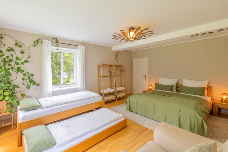 Bed, Photo of the whole room, Bedroom, towels
