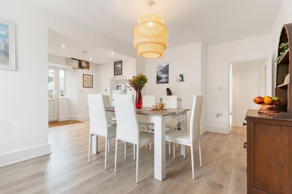Delightful Family Getaway Cornwall House in Mawnan Smith
