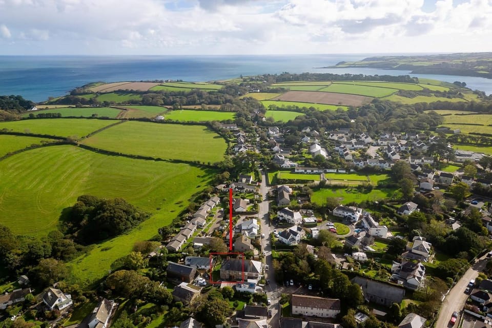 Delightful Family Getaway Cornwall House in Mawnan Smith