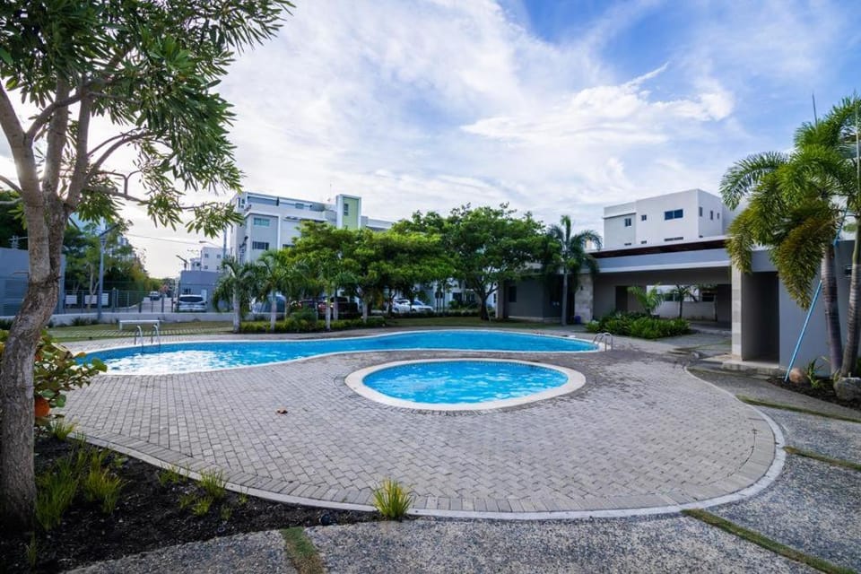 Swimming pool, Swimming pool