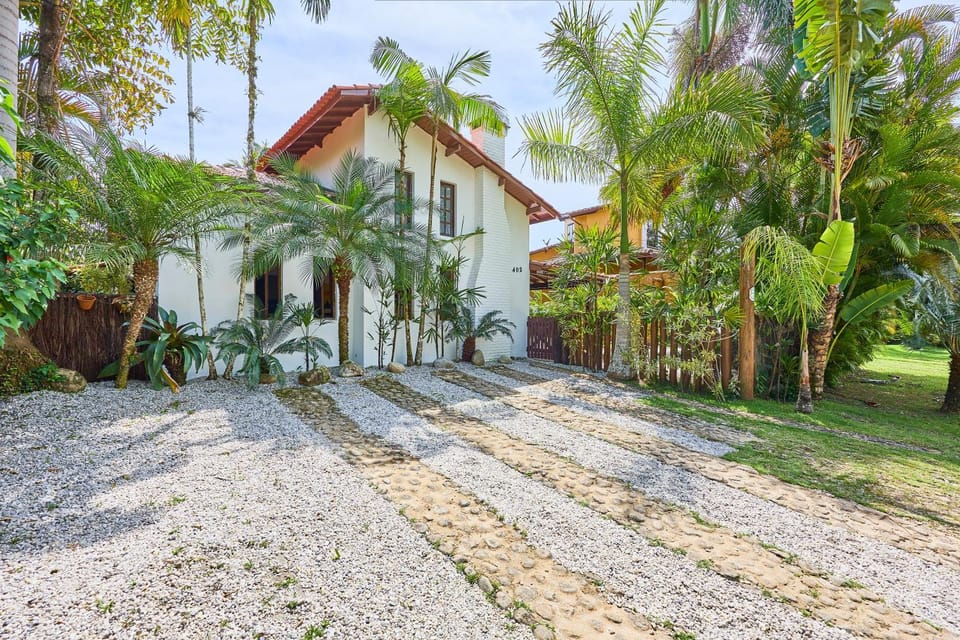 Property building, Day, Natural landscape, Garden