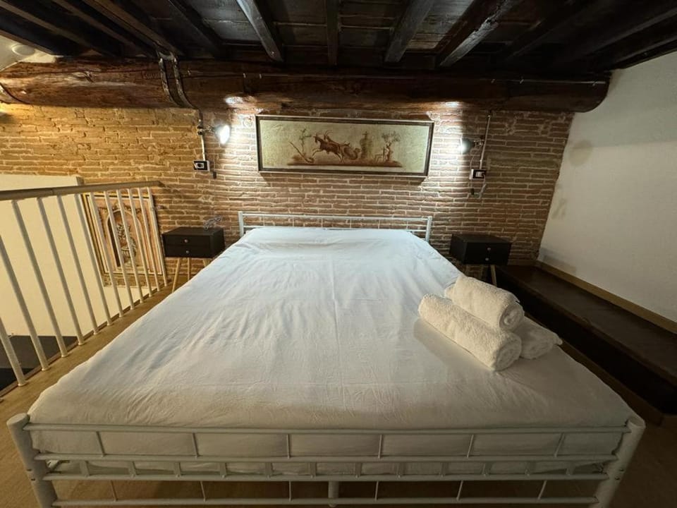 Venus Two-Floored Stylish Apartment in the City Center Apartment hotel in Florence