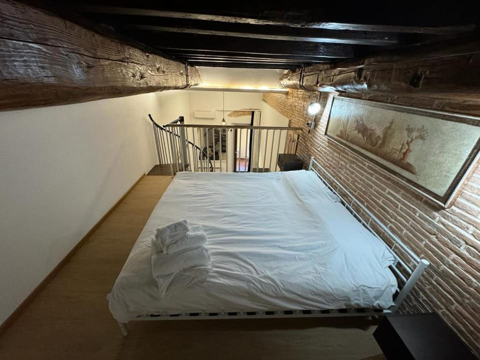 Venus Two-Floored Stylish Apartment in the City Center Apartment hotel in Florence