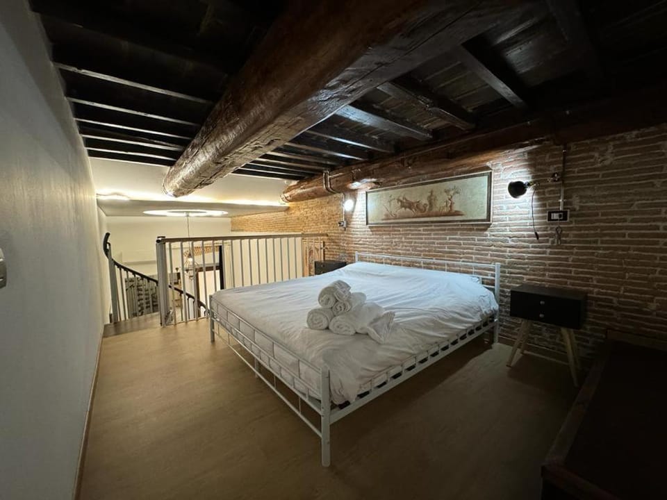 Venus Two-Floored Stylish Apartment in the City Center Apartment hotel in Florence