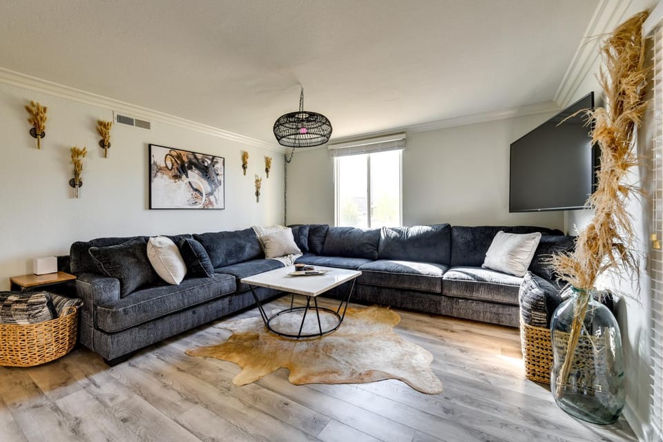 Private Patio, Community Perks: Palm Springs Condo House in Palm Springs