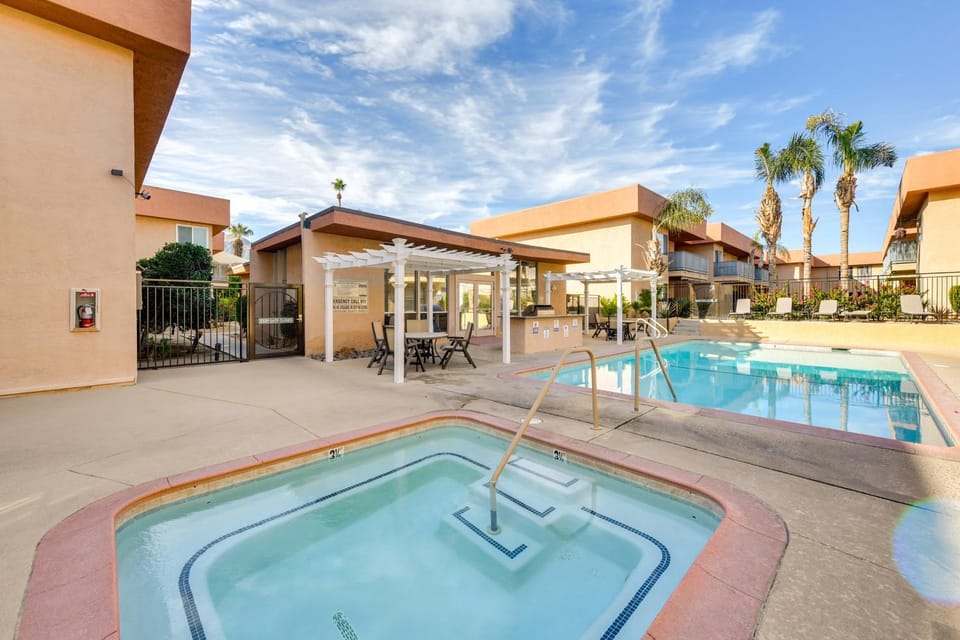 Private Patio, Community Perks: Palm Springs Condo House in Palm Springs
