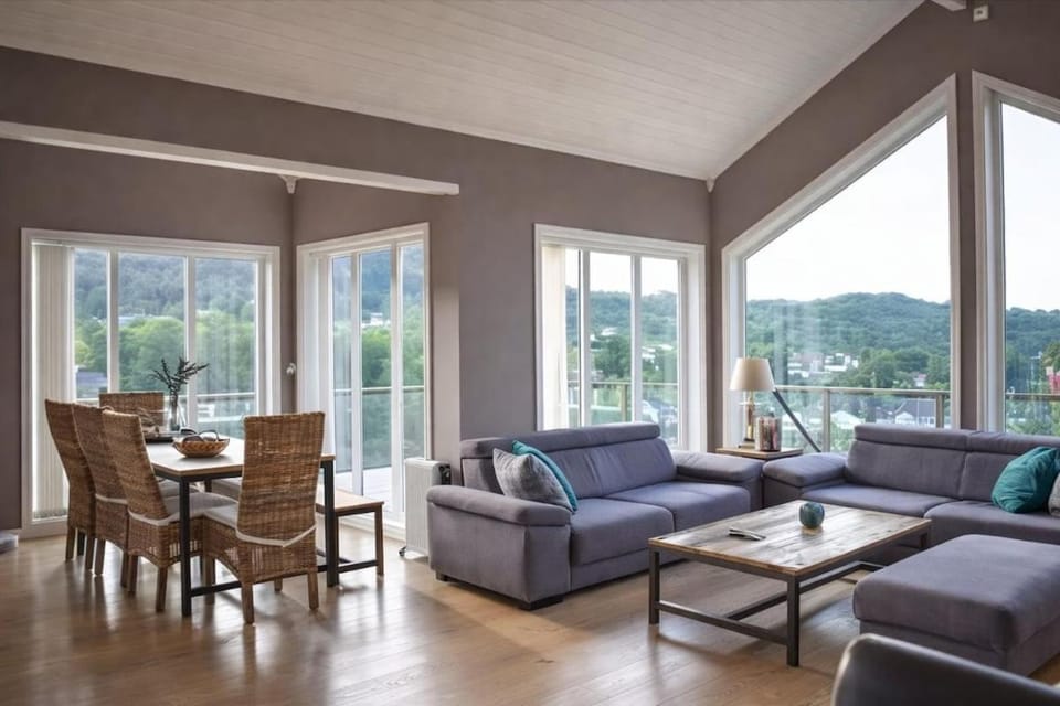 View (from property/room), Living room, Seating area, Dining area