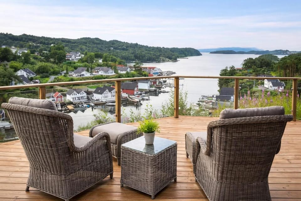 Patio, Day, Natural landscape, Balcony/Terrace, Seating area, Mountain view, Sea view