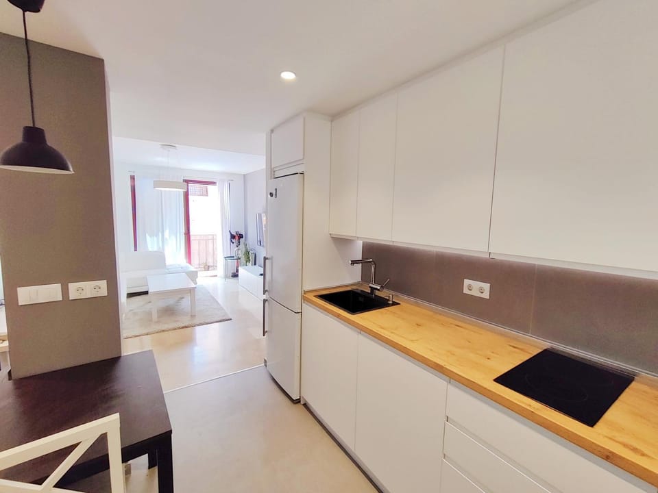 Apartamento, parking y piscina de temporada en Granada Tico Medina Apartment in Granada