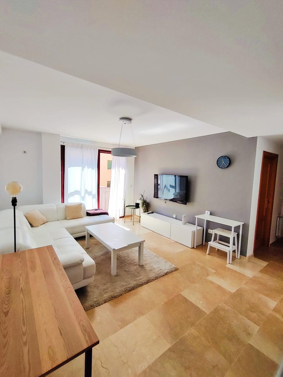 Apartamento, parking y piscina de temporada en Granada Tico Medina Apartment in Granada