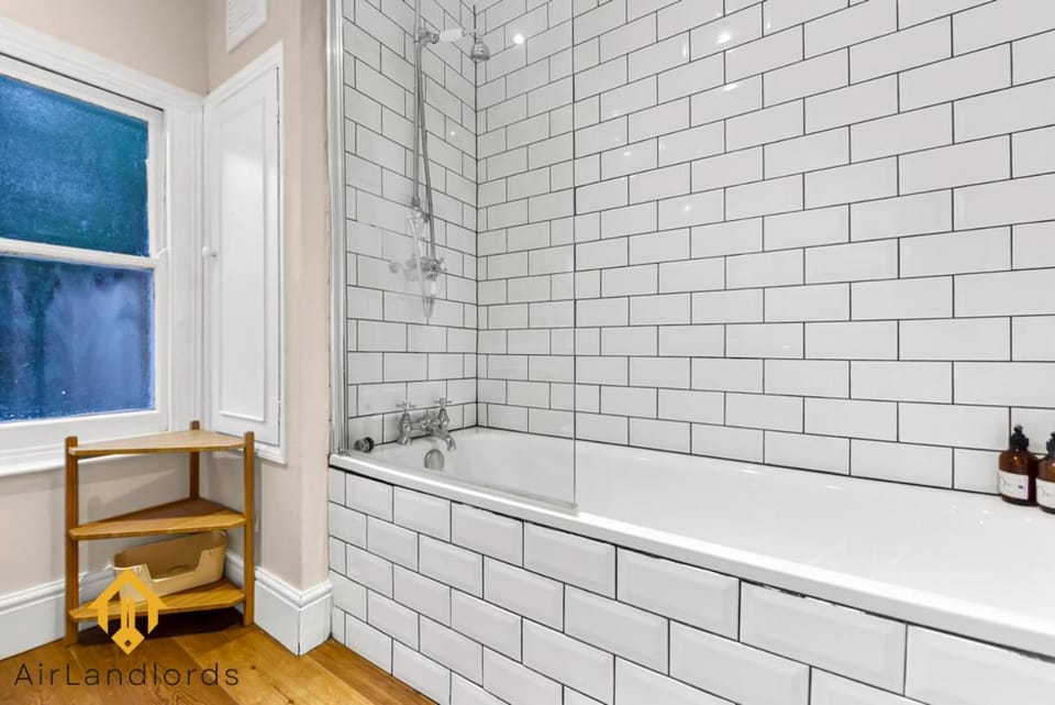 Bathroom, Bath