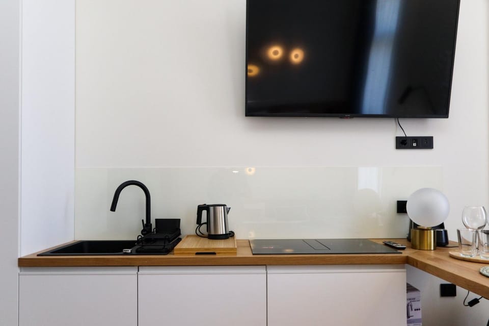 TV and multimedia, Coffee/tea facilities, Kitchen or kitchenette