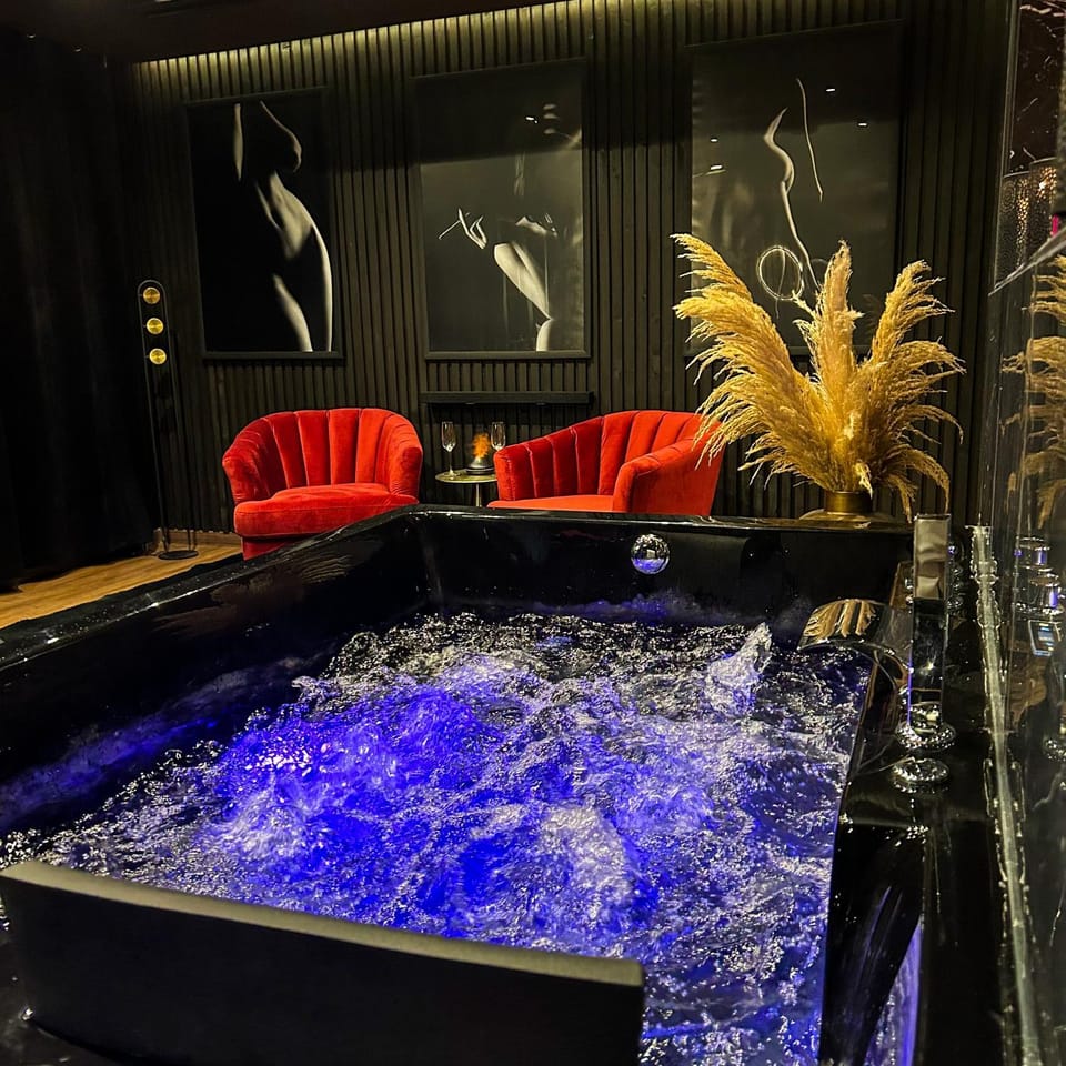 Hot Tub, Living room, Spa and wellness centre/facilities