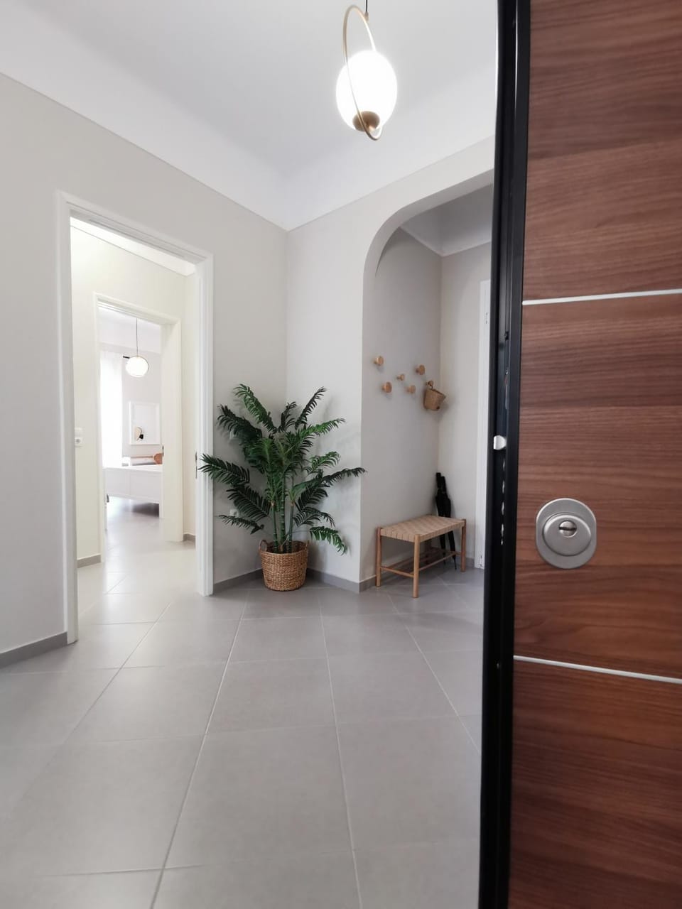 Facade/entrance, Living room, Decorative detail, Seating area