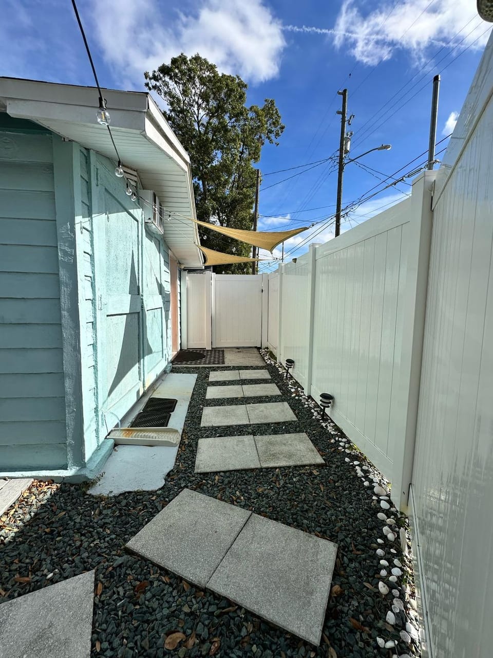 Patio, Facade/entrance, Balcony/Terrace