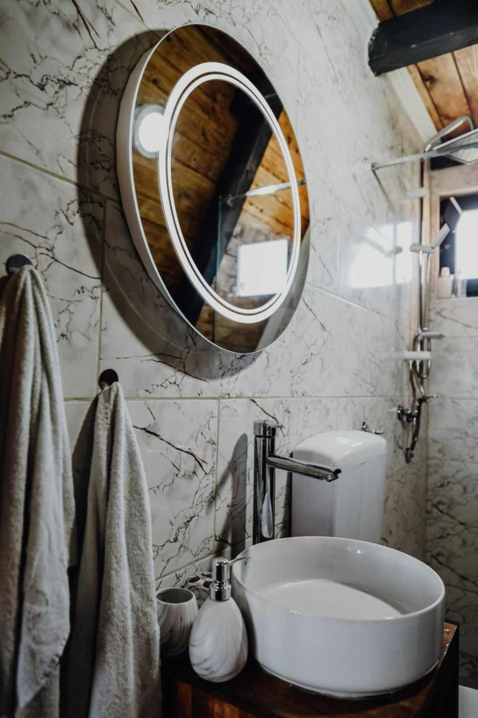 Toilet, Bathroom, towels