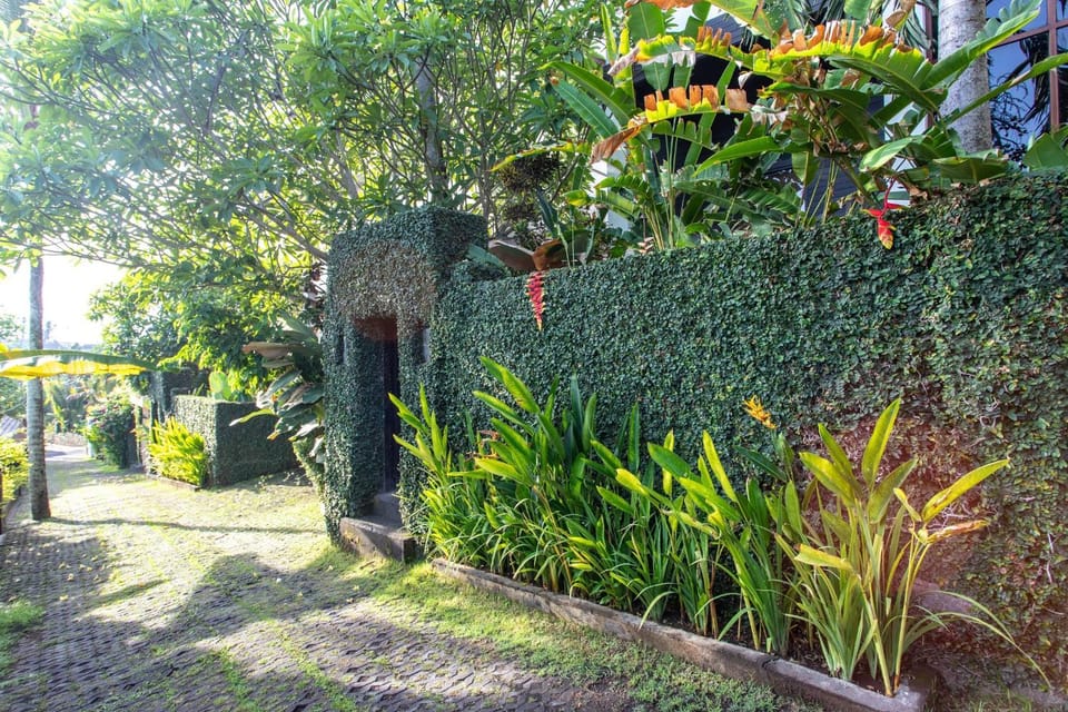 Facade/entrance, Garden view, Quiet street view