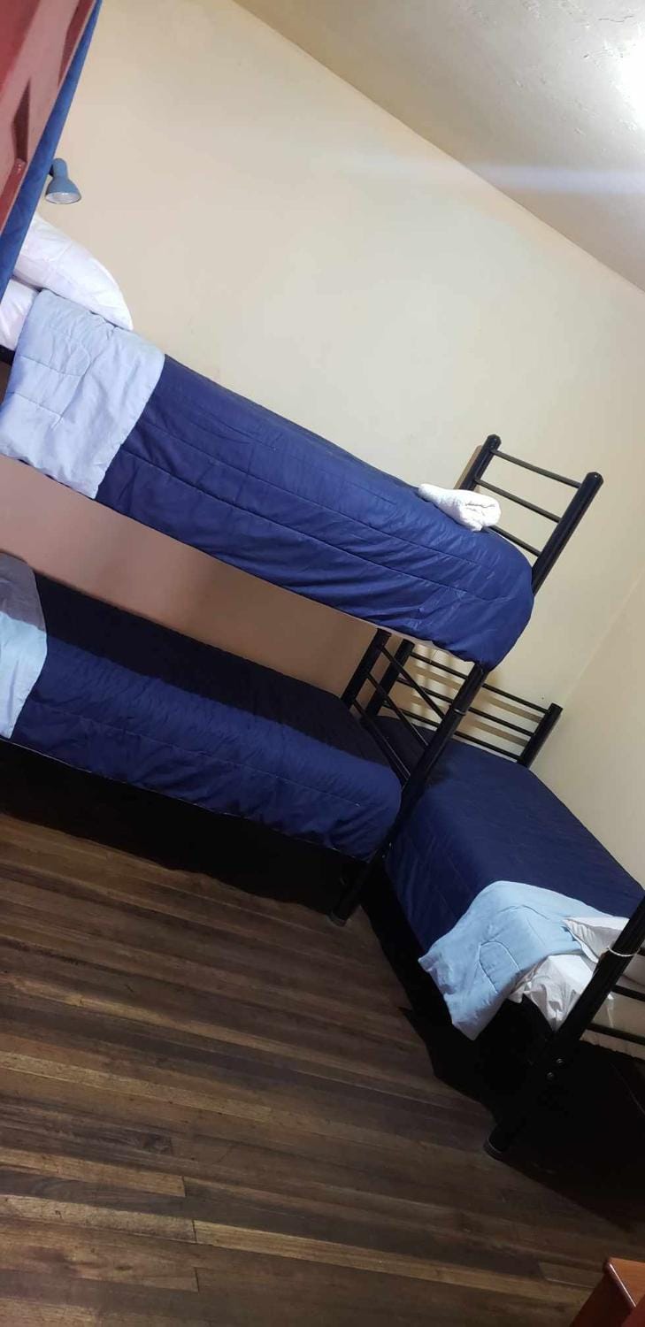 Friendly House & Hostel 2 Bed and Breakfast in Quito