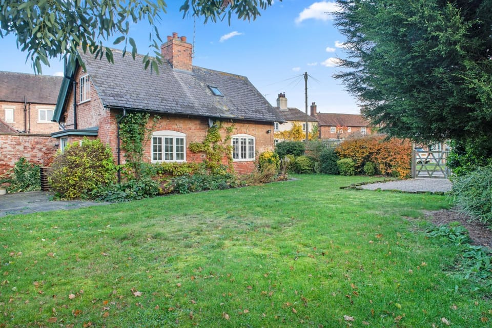 Property building, Garden, Garden view