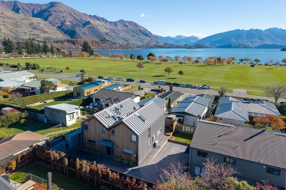 Bird's eye view, Lake view, Mountain view