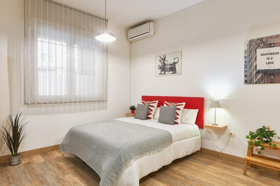 Bed, Photo of the whole room