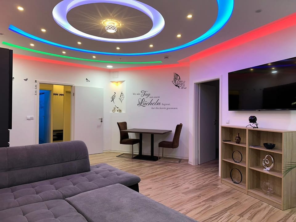 Communal lounge/ TV room, TV and multimedia, Living room, Seating area, Evening entertainment