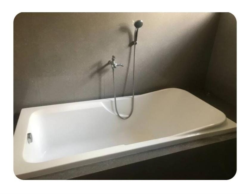 Kame House fully furnished 2 bedroom Apartment in Las Pinas