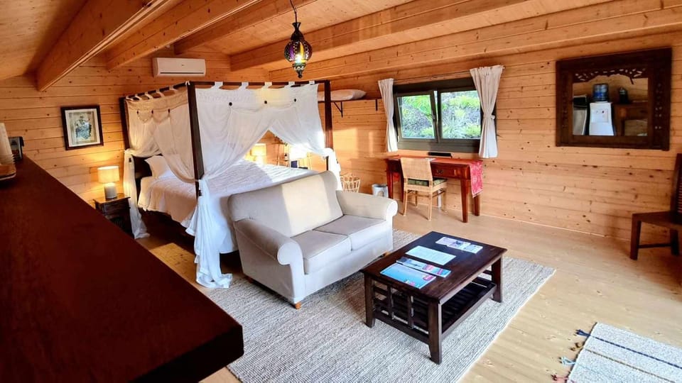 Healing Garden Bed & Breakfast - Ubud Bed and Breakfast in Tallebudgera