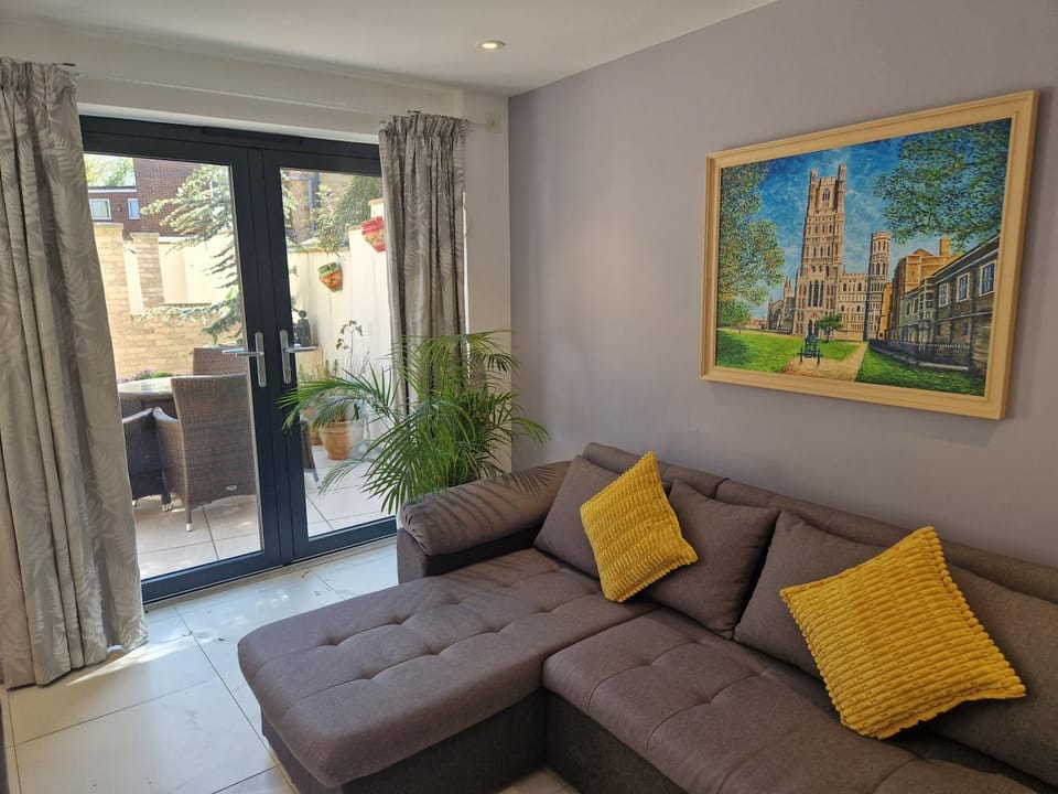 The Old Hay Store, Ely House in Ely