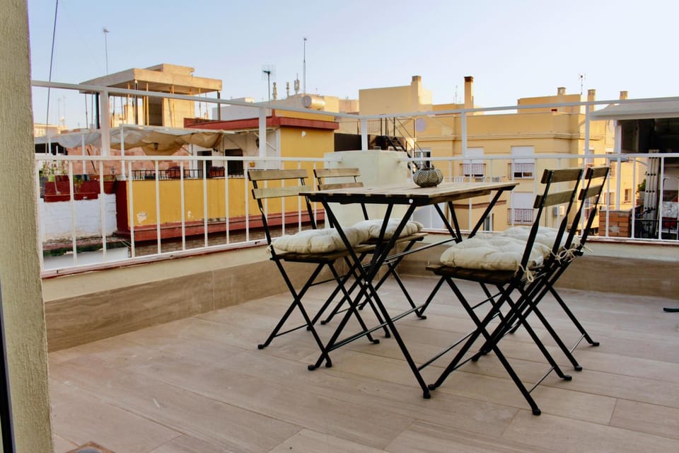 View (from property/room), Balcony/Terrace, Dining area