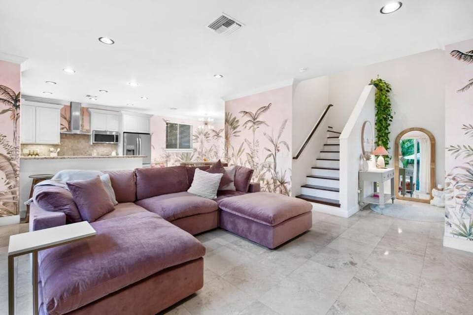 The Betty A Glam Getaway in Fort Lauderdale House in Fort Lauderdale